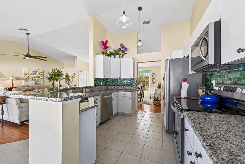 Single Family Residence at 15419 ARVIN DR, BROOKSVILLE, photo 13 of 50