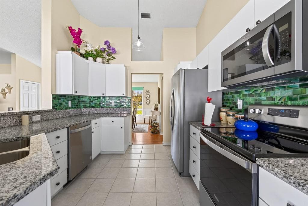 Single Family Residence at 15419 ARVIN DR, BROOKSVILLE, photo 15 of 50