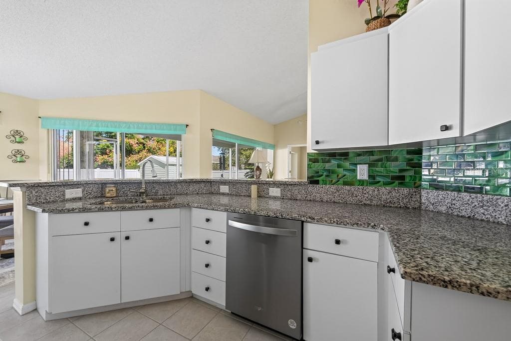 Single Family Residence at 15419 ARVIN DR, BROOKSVILLE, photo 17 of 50