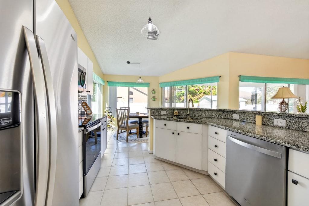Single Family Residence at 15419 ARVIN DR, BROOKSVILLE, photo 18 of 50