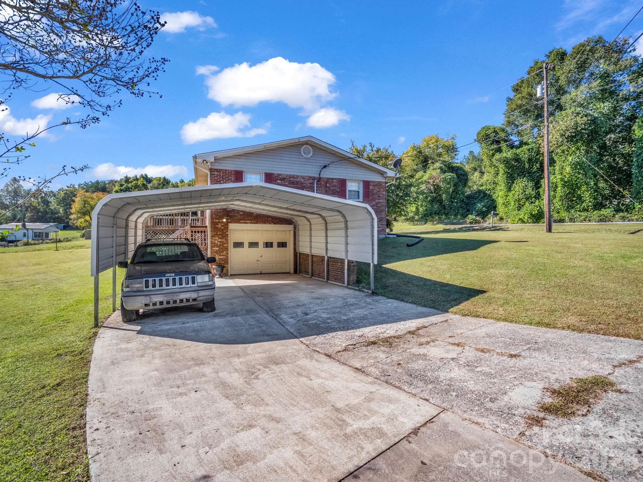 Single Family Residence at 292 Bridges Drive, Forest City, photo 6 of 41