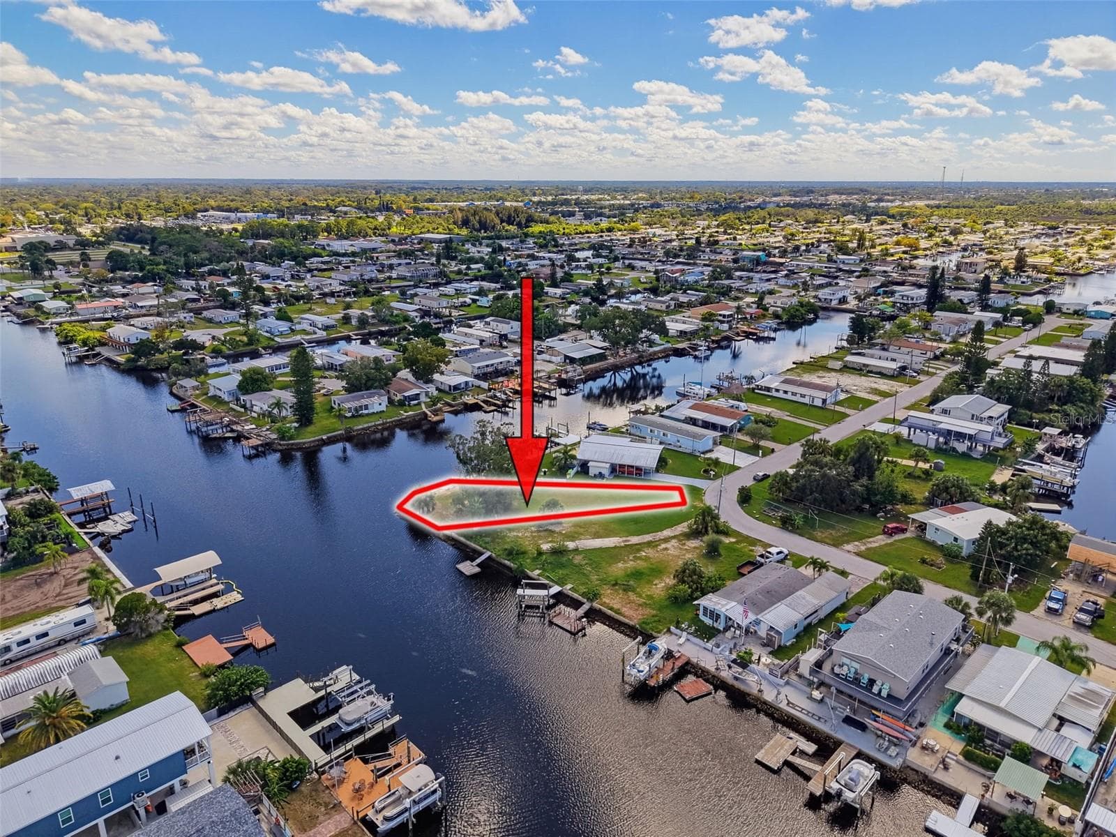 THE FIRST STEP TOWARD SOMETHING WONDERFUL! - 13124 CABIN CT, HUDSON