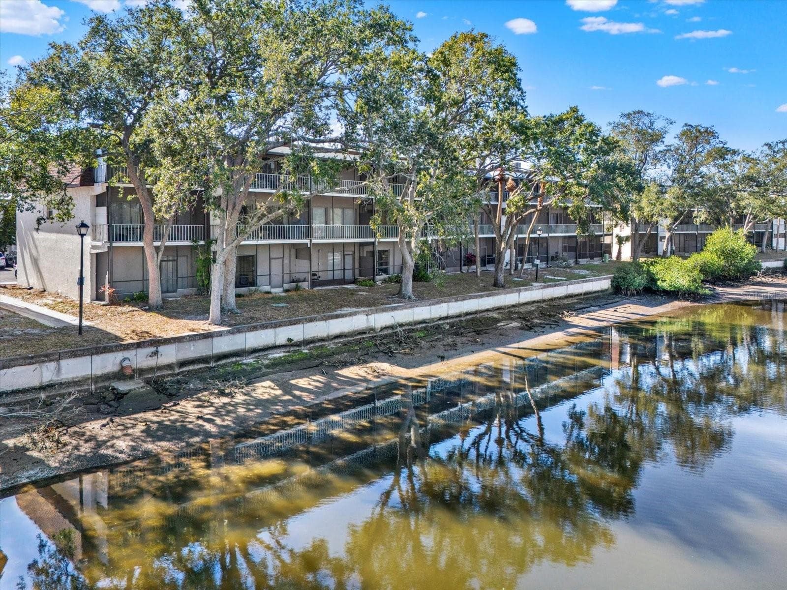 Back of unit - 9125 TUDOR DR #D109, TAMPA