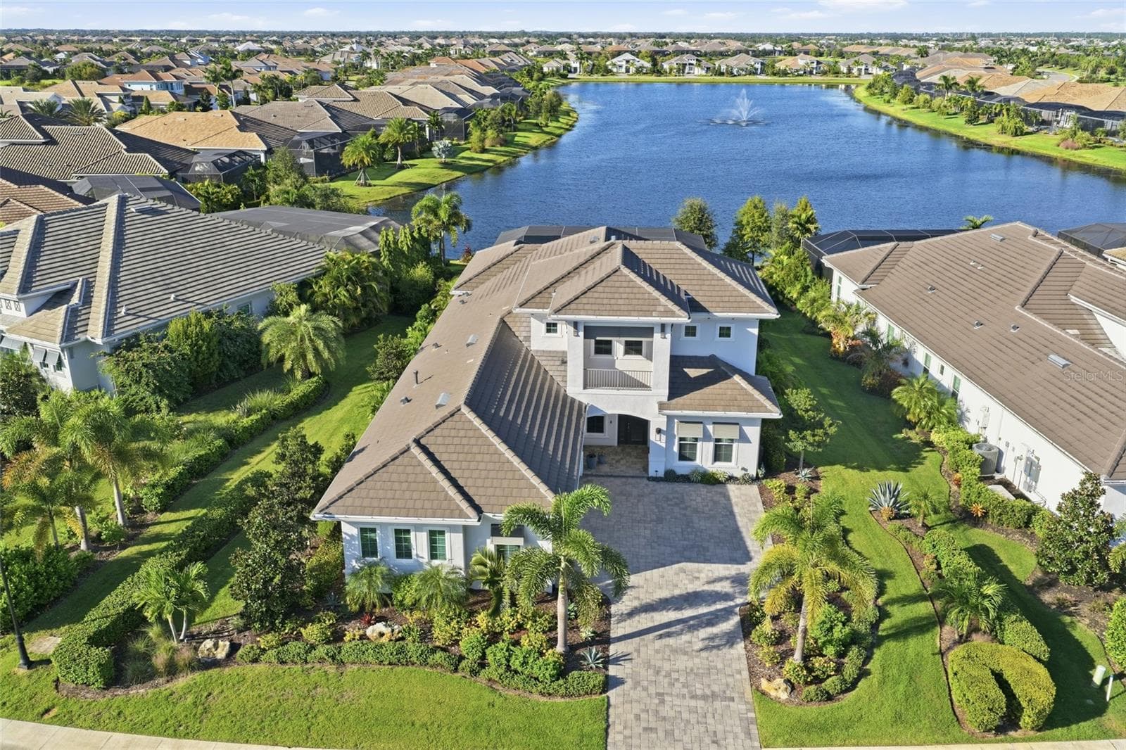 Single Family Residence at 8281 PAVIA WAY, LAKEWOOD RANCH, photo 3 of 98