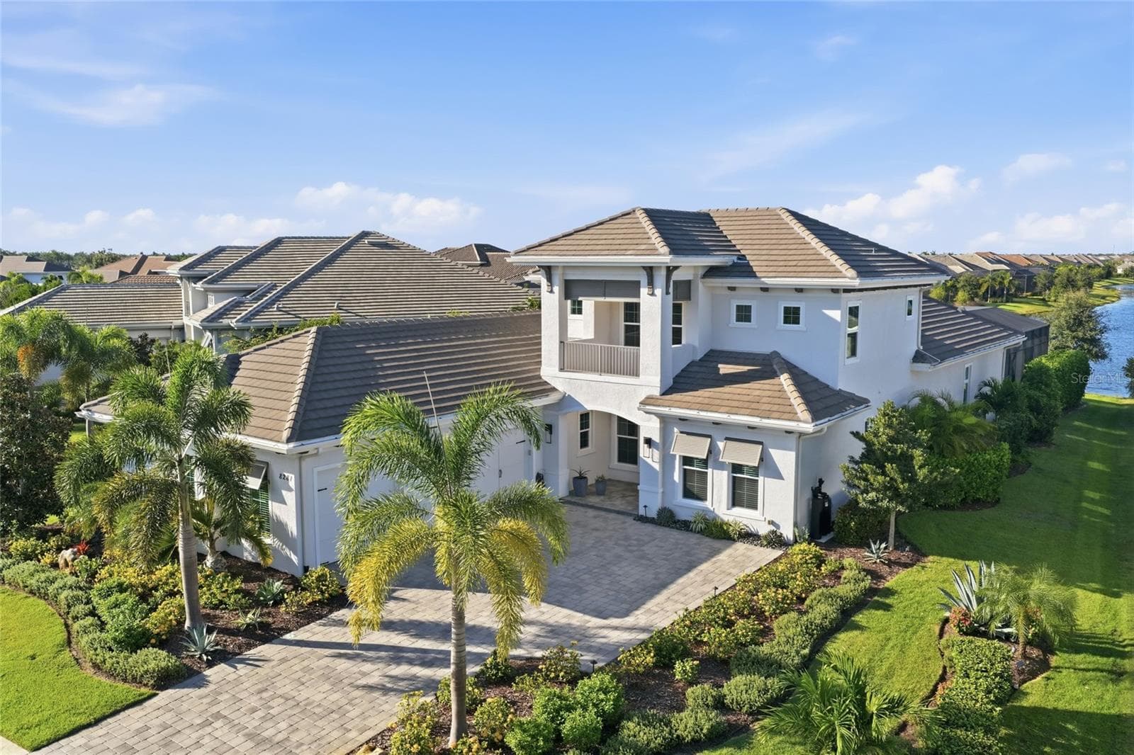 Single Family Residence at 8281 PAVIA WAY, LAKEWOOD RANCH, photo 4 of 98