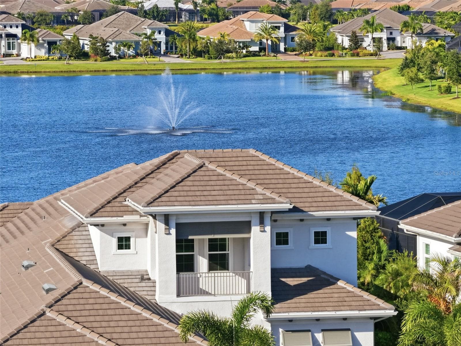 Single Family Residence at 8281 PAVIA WAY, LAKEWOOD RANCH, photo 5 of 98