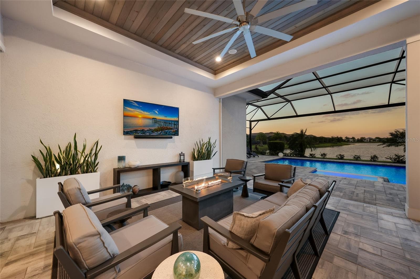 Single Family Residence at 8281 PAVIA WAY, LAKEWOOD RANCH, photo 61 of 98