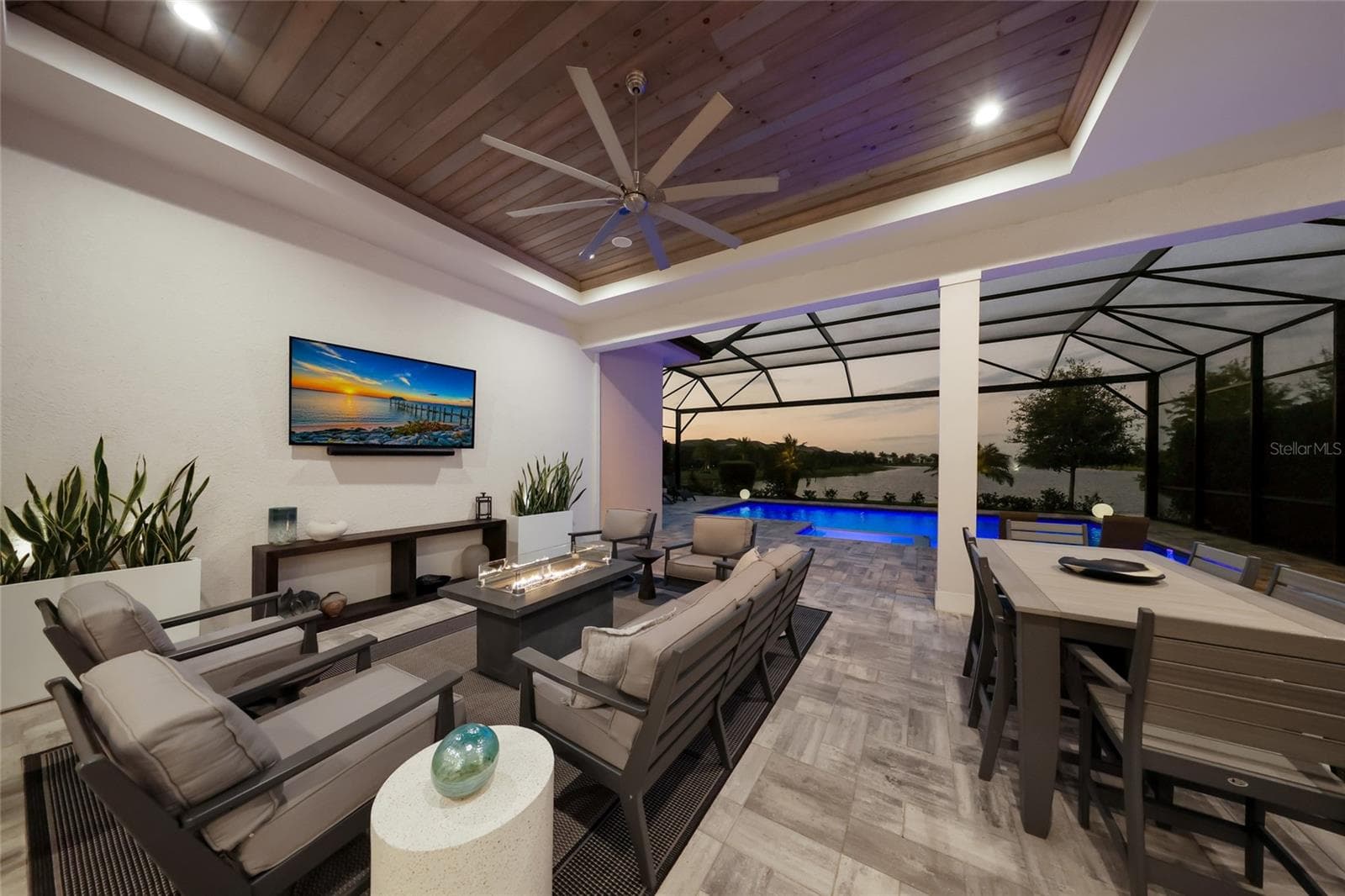 Single Family Residence at 8281 PAVIA WAY, LAKEWOOD RANCH, photo 65 of 98