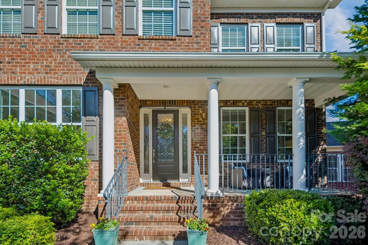 Single Family Residence at 7123 Yellowhorn Trail, Waxhaw, photo 4 of 55