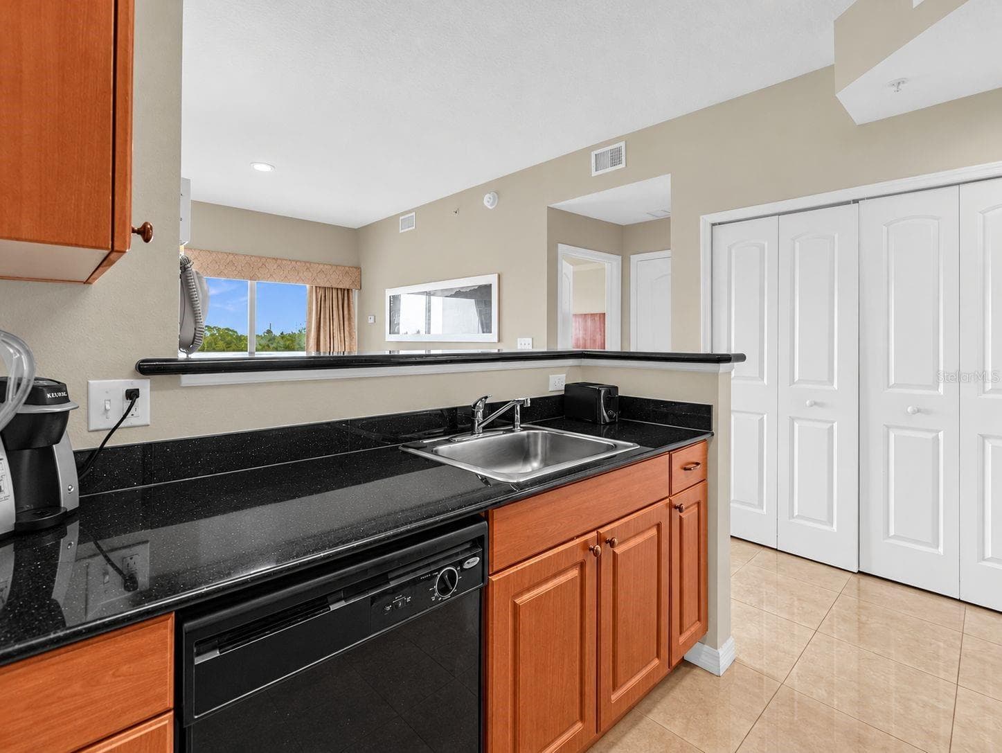 Condo - Hotel at 7395 UNIVERSAL BLVD #504, ORLANDO, photo 3 of 12