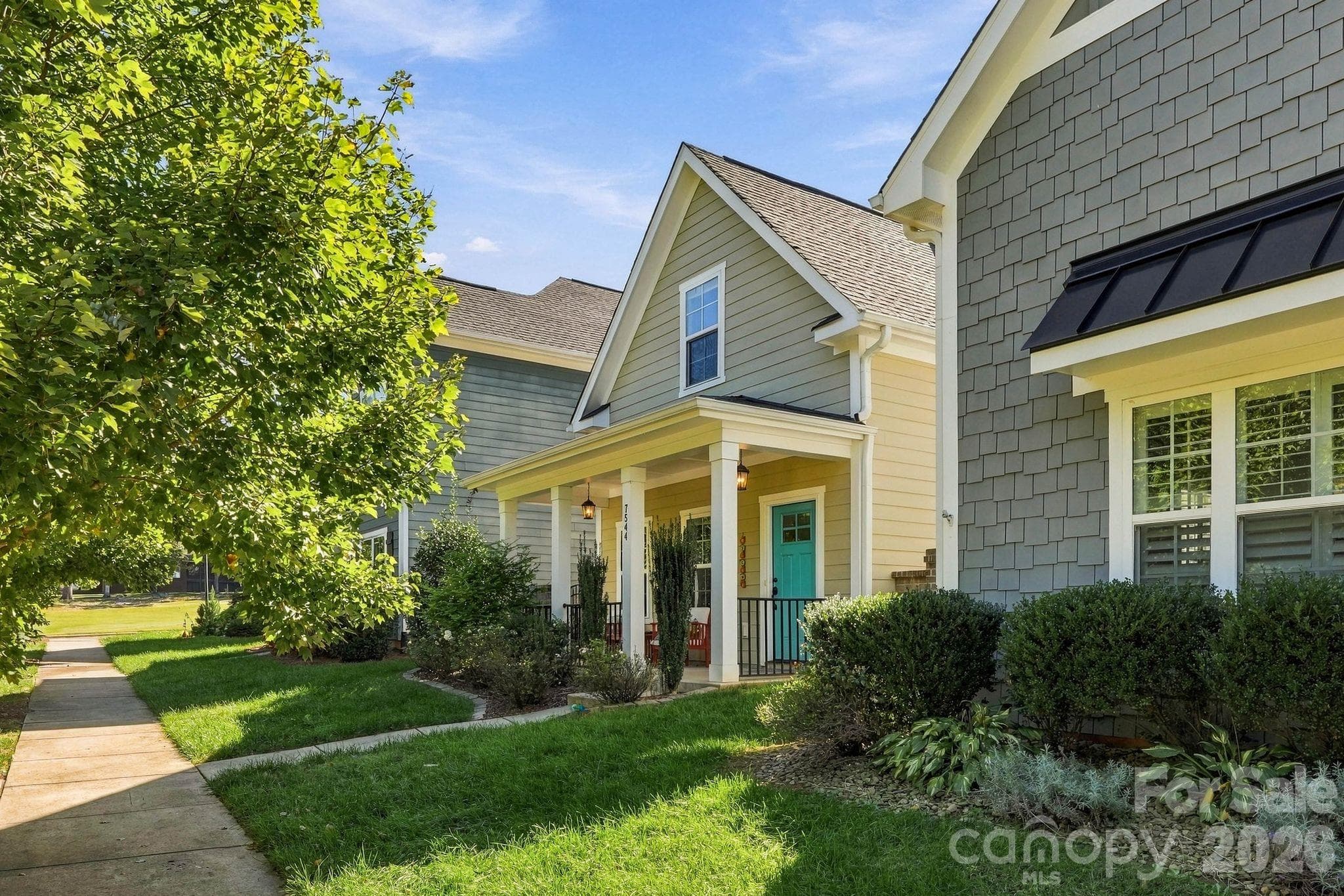 Single Family Residence at 7544 Fairway Villa Circle, Denver, photo 3 of 26