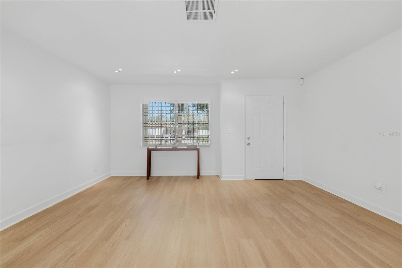 Single Family Residence at 3010 EMERSON AVE S, ST PETERSBURG, photo 5 of 58