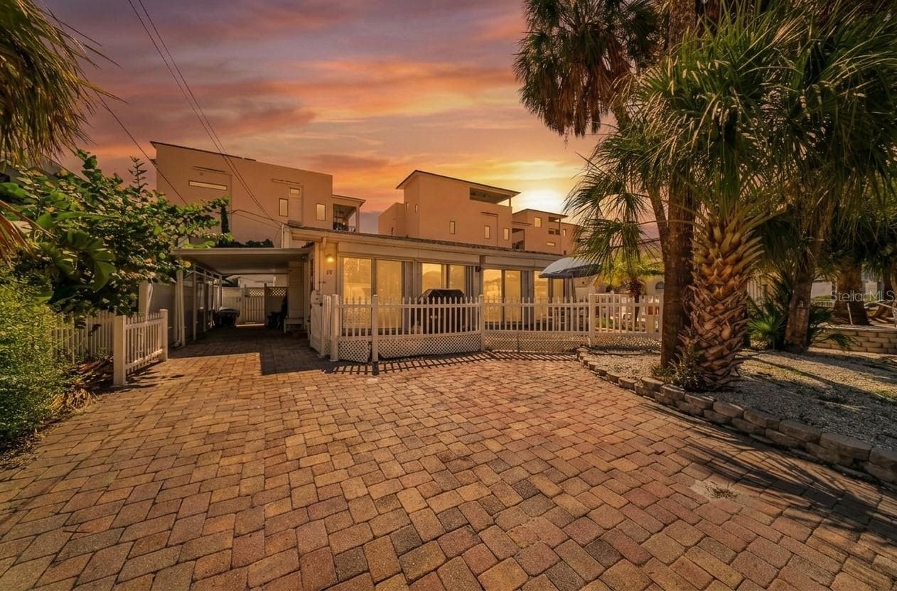 Single Family Residence at 19 CAMBRIA ST, CLEARWATER, photo 2 of 63