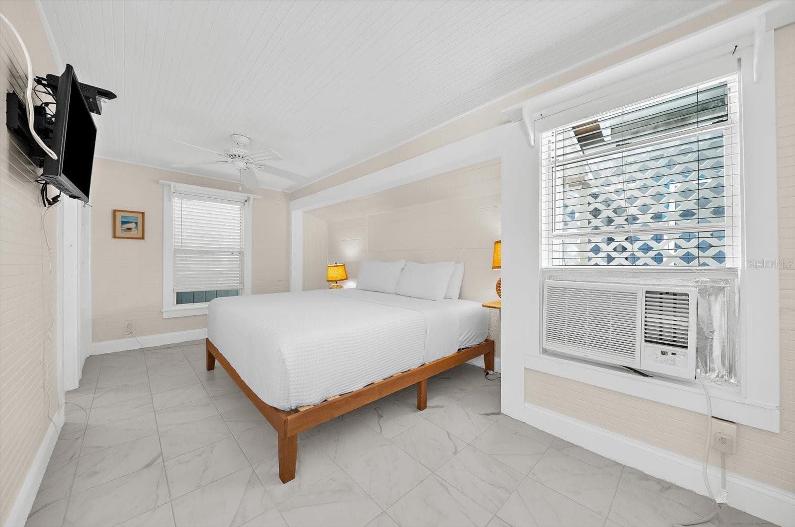 Single Family Residence at 19 CAMBRIA ST, CLEARWATER, photo 9 of 63