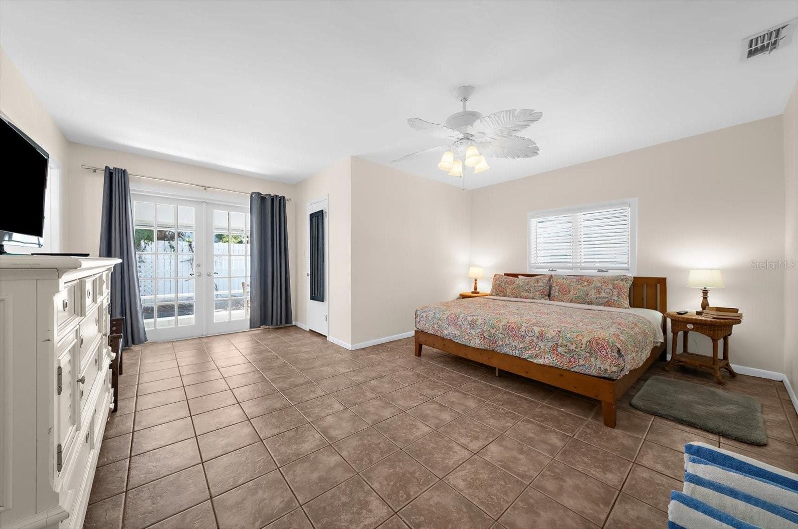 Single Family Residence at 19 CAMBRIA ST, CLEARWATER, photo 17 of 63