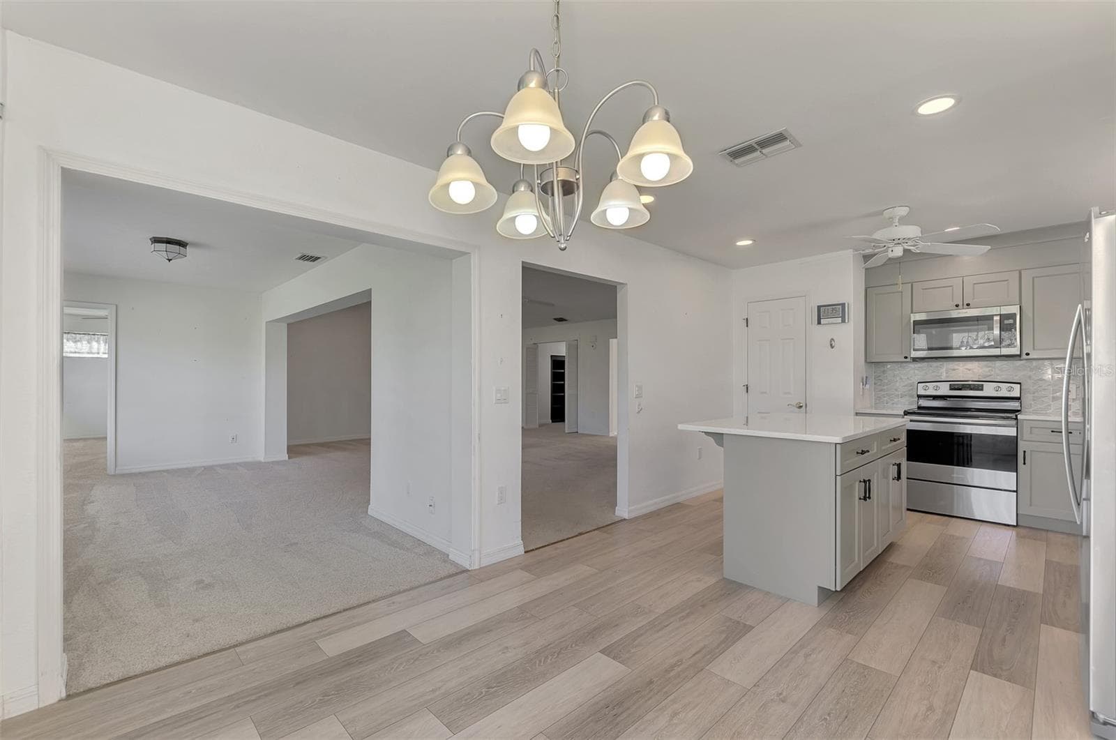 Dining to Kitchen - 238 PARK FOREST BLVD #146, ENGLEWOOD