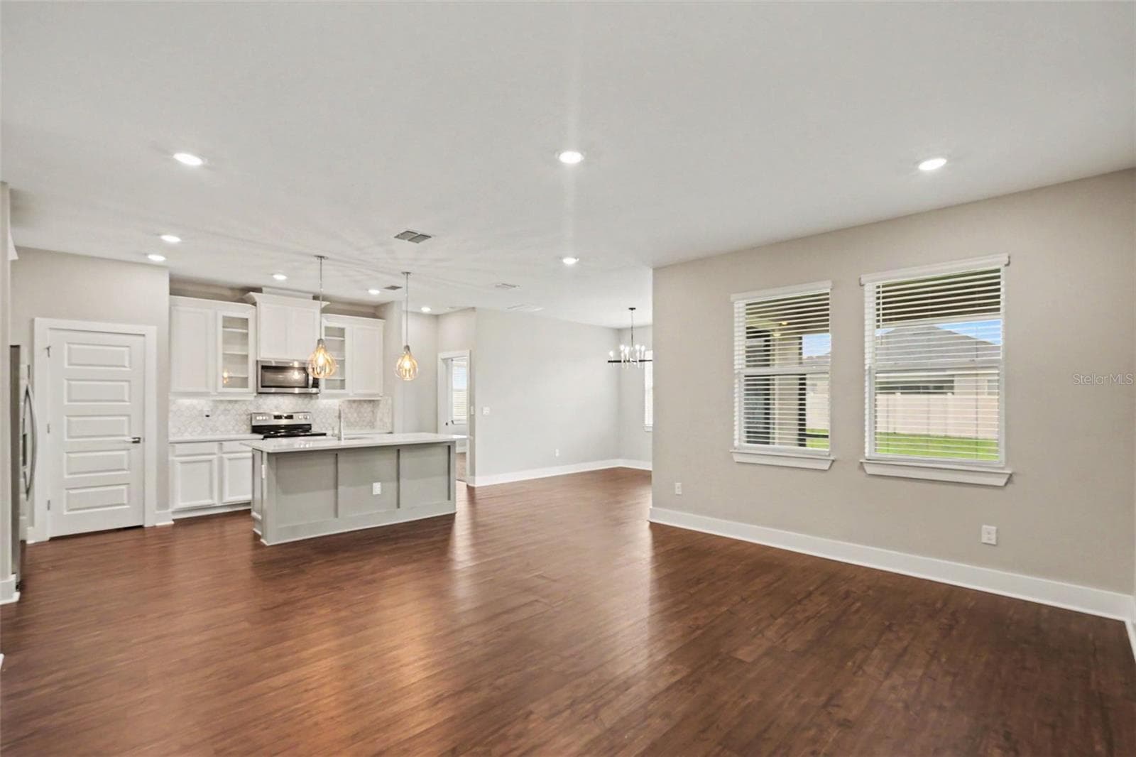 Single Family Residence at 34356 EVERGREEN HILL CT, WESLEY CHAPEL, photo 2 of 15