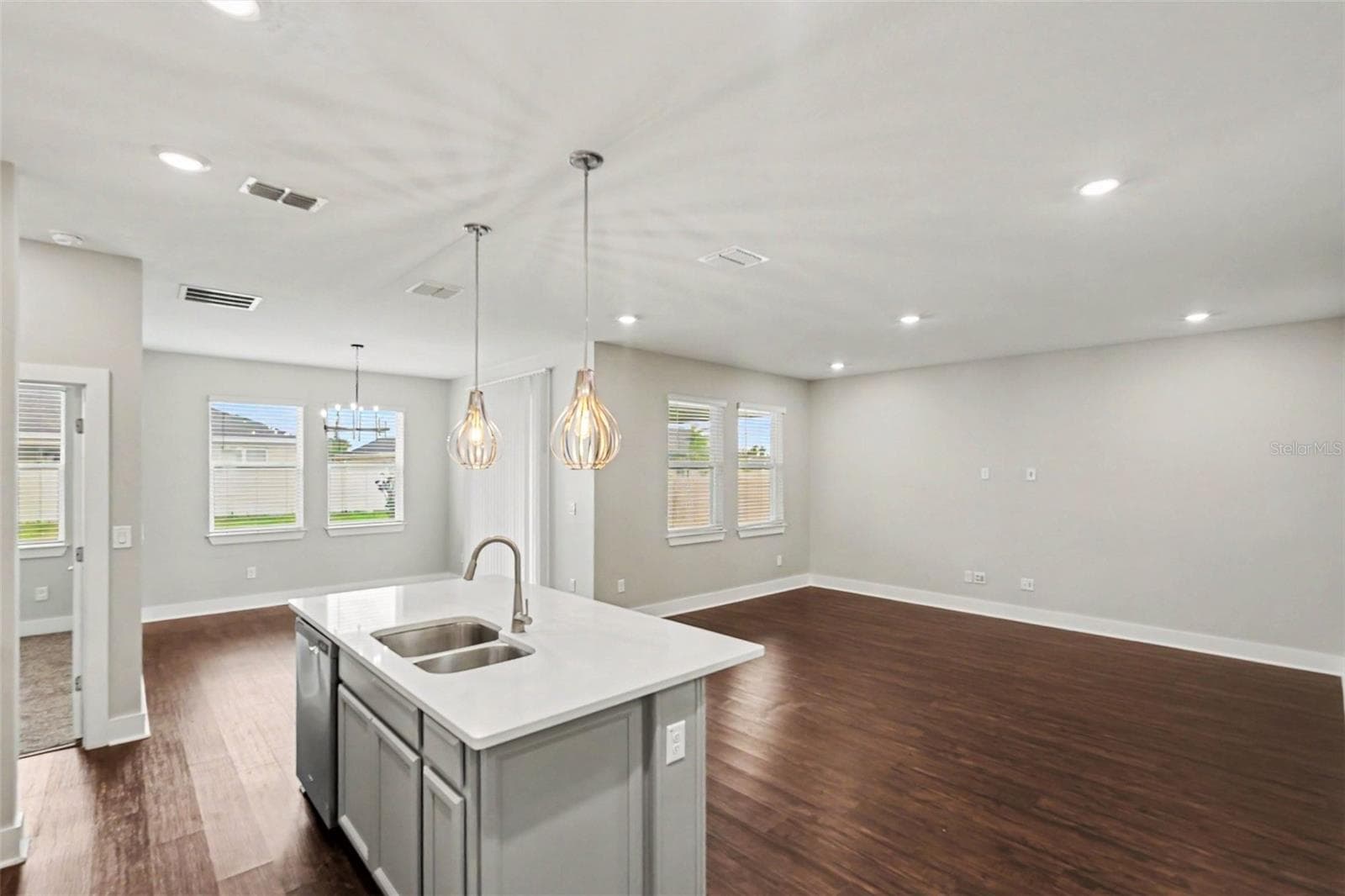 Single Family Residence at 34356 EVERGREEN HILL CT, WESLEY CHAPEL, photo 3 of 15