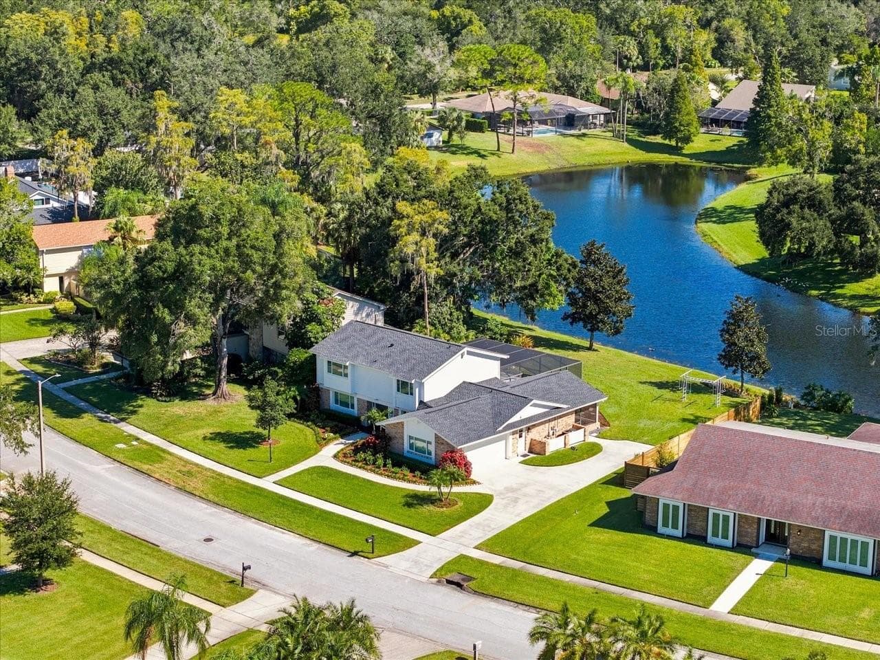 Single Family Residence at 4110 CARROLLWOOD VILLAGE DR, TAMPA, photo 3 of 54