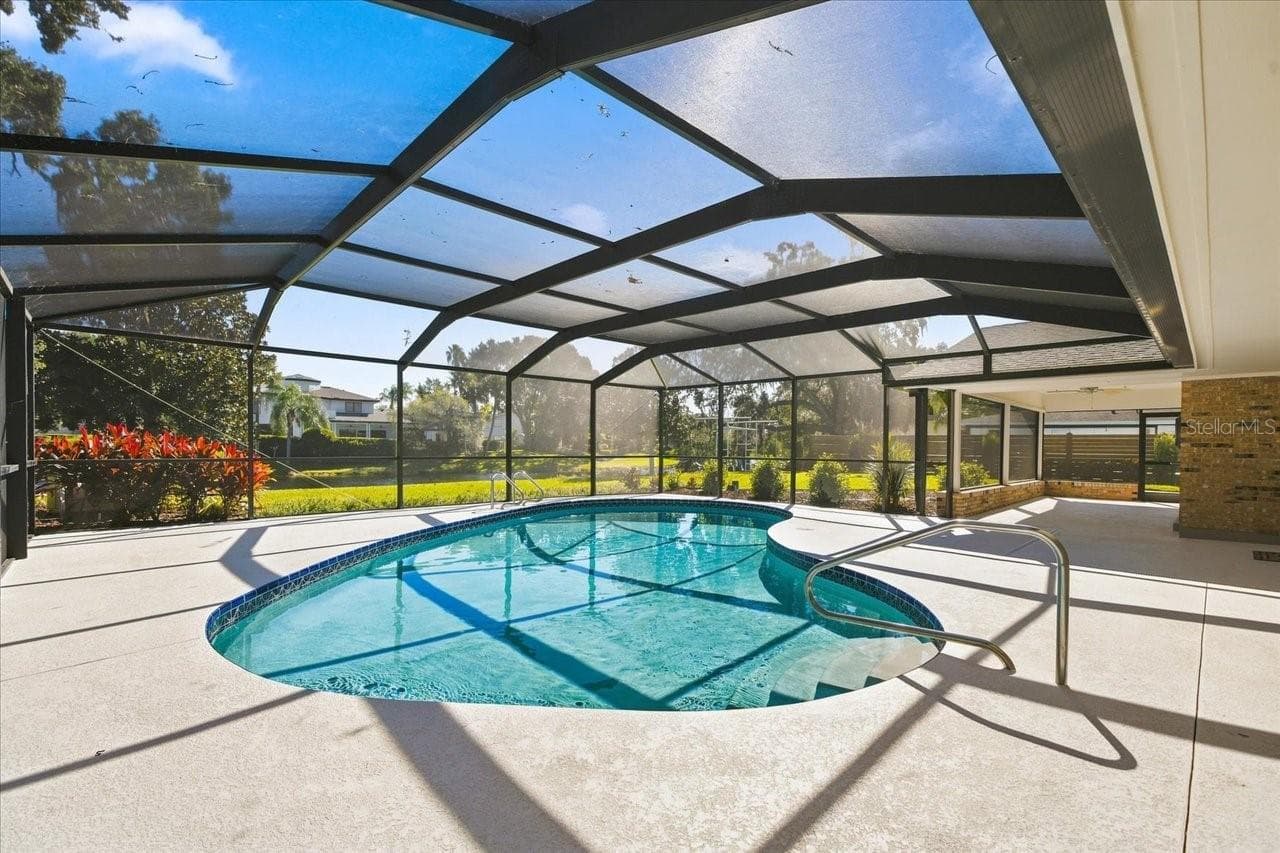 Single Family Residence at 4110 CARROLLWOOD VILLAGE DR, TAMPA, photo 6 of 54