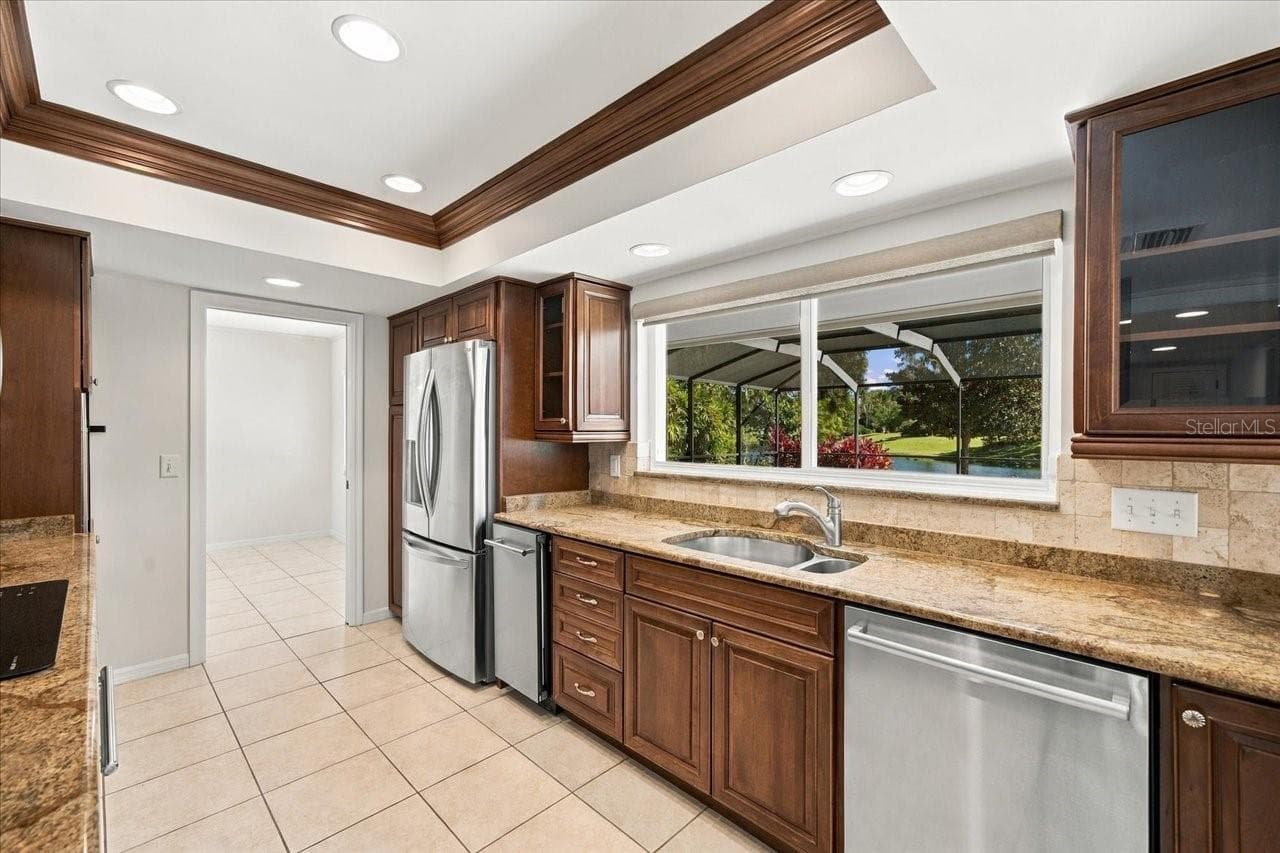 Single Family Residence at 4110 CARROLLWOOD VILLAGE DR, TAMPA, photo 17 of 54