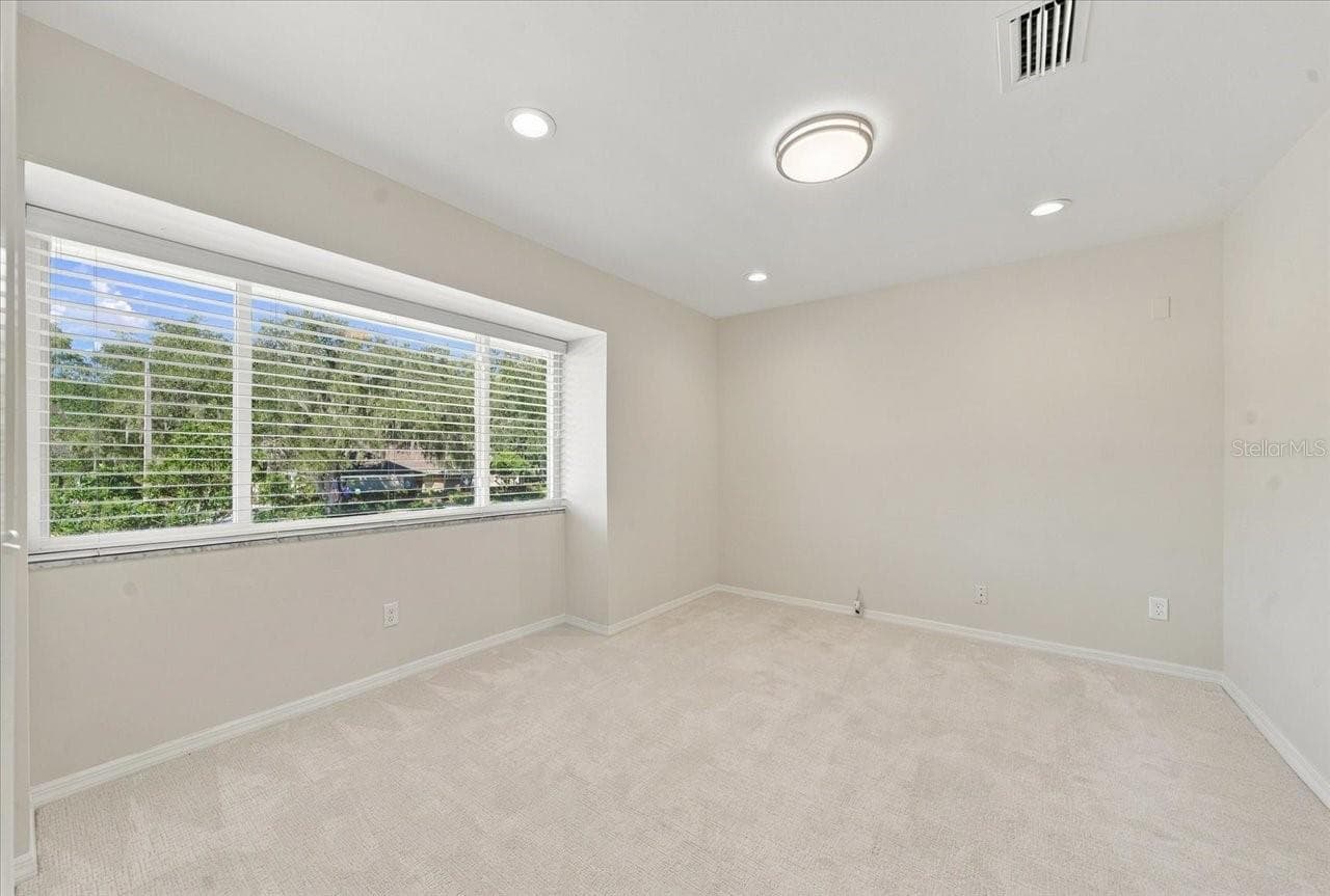 Single Family Residence at 4110 CARROLLWOOD VILLAGE DR, TAMPA, photo 36 of 54