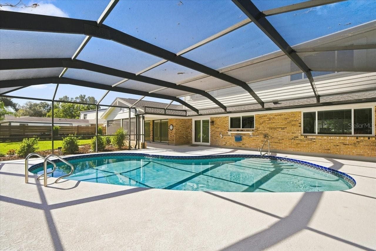 Single Family Residence at 4110 CARROLLWOOD VILLAGE DR, TAMPA, photo 44 of 54