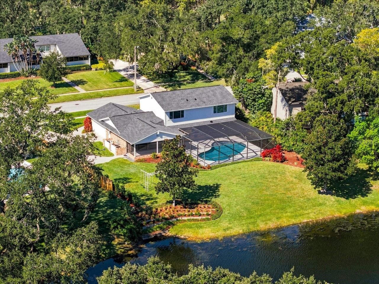 Single Family Residence at 4110 CARROLLWOOD VILLAGE DR, TAMPA, photo 50 of 54