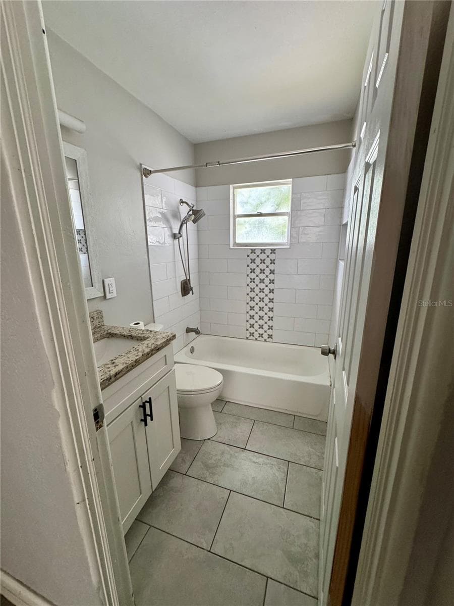 Guest Bath - 911 EXMOOR WAY, LAKE WALES