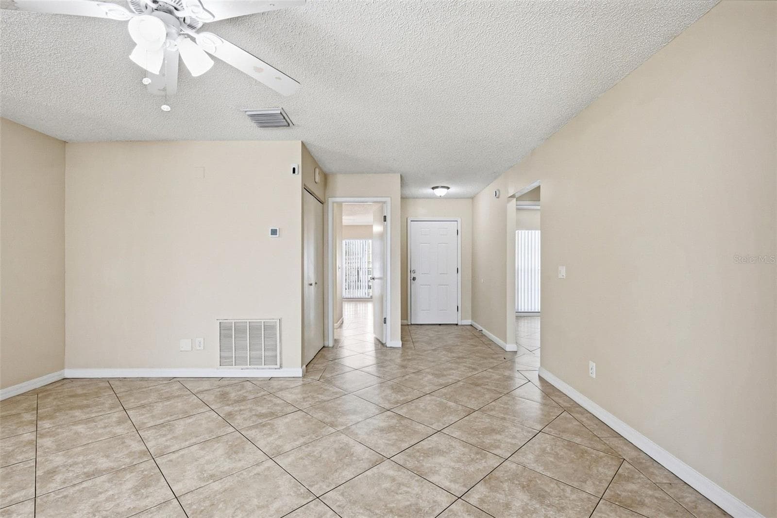 Single Family Residence at 9006 DIXIANA VILLA CIR, TAMPA, photo 8 of 109