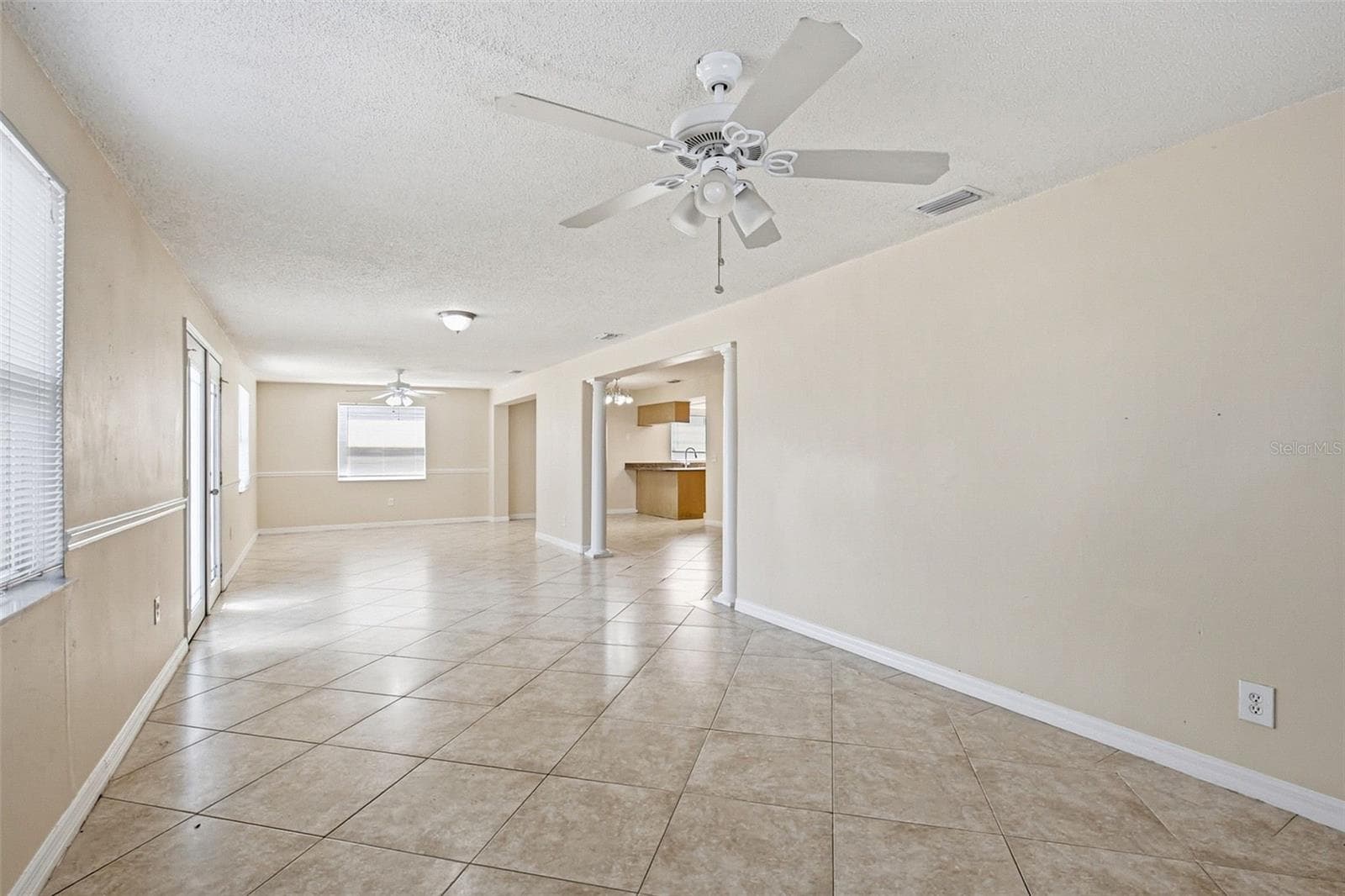 Single Family Residence at 9006 DIXIANA VILLA CIR, TAMPA, photo 20 of 109