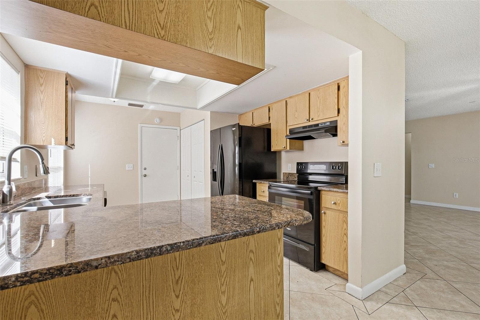 Single Family Residence at 9006 DIXIANA VILLA CIR, TAMPA, photo 24 of 109