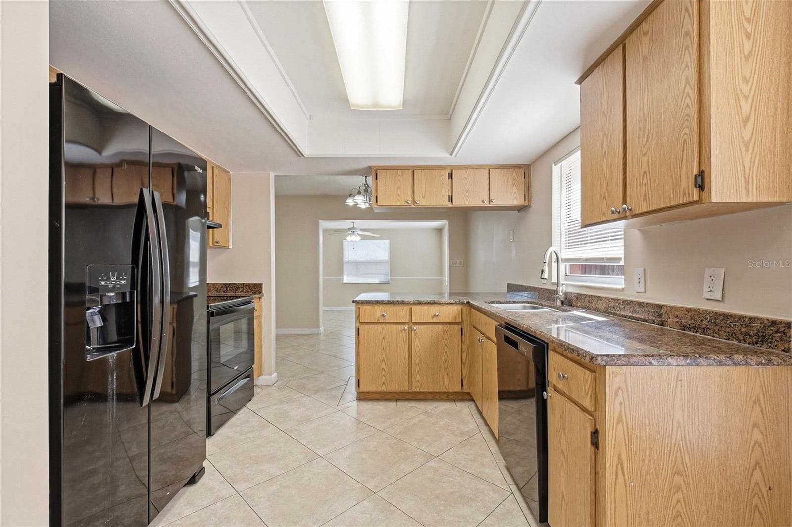 Single Family Residence at 9006 DIXIANA VILLA CIR, TAMPA, photo 26 of 109