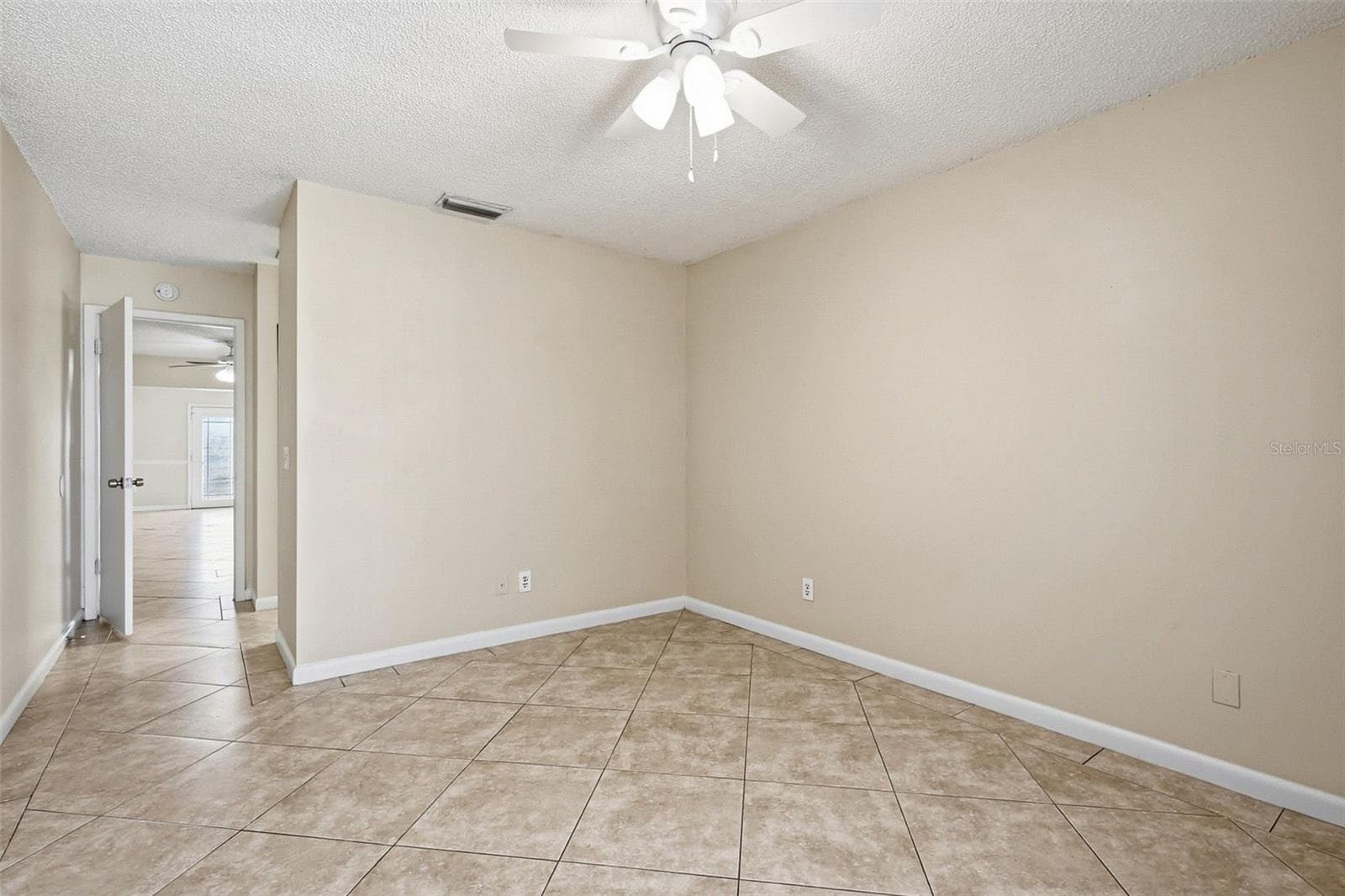Single Family Residence at 9006 DIXIANA VILLA CIR, TAMPA, photo 34 of 109