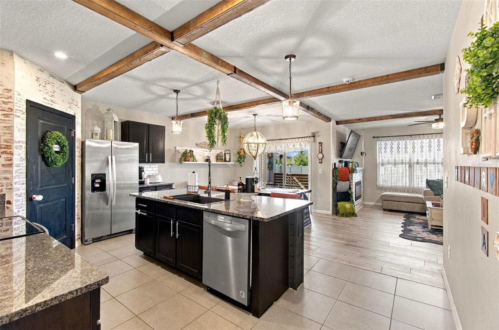 Single Family Residence at 16472 LITTLE GARDEN DR, WIMAUMA, photo 17 of 45