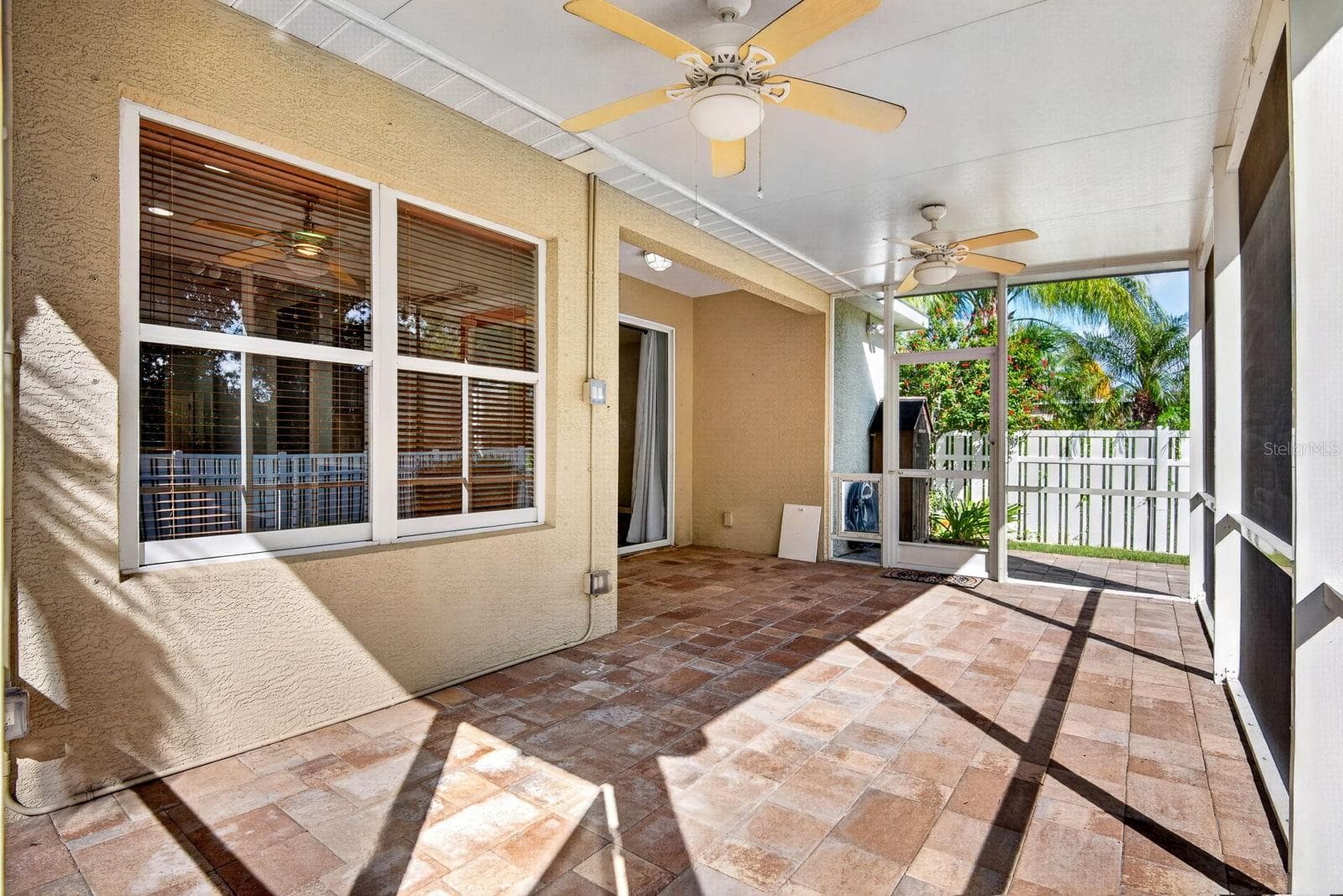 Large enclosed Lanai - 5312 AQUA BREEZE DR, BRADENTON