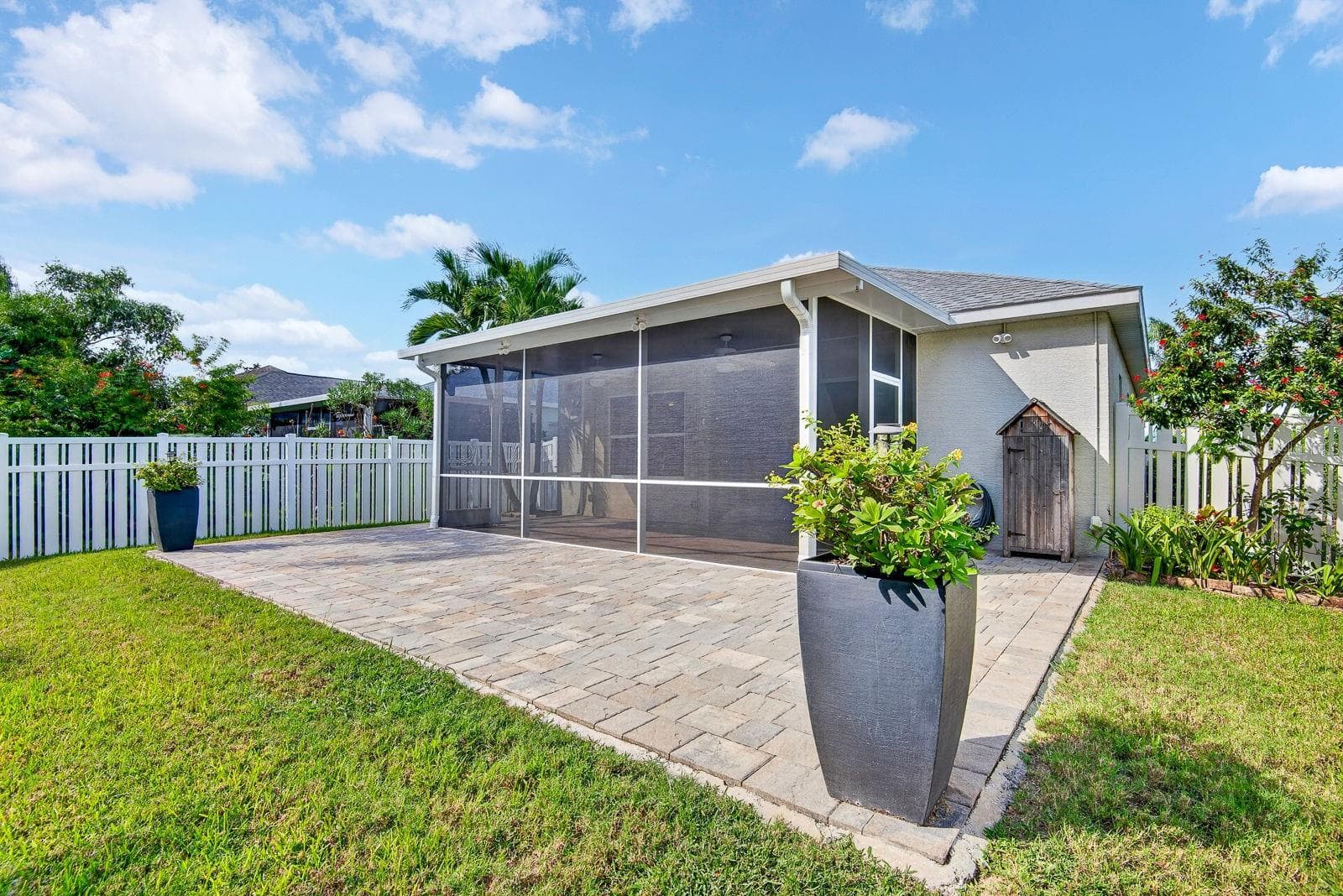 Another view facing into home from backyard - 5312 AQUA BREEZE DR, BRADENTON
