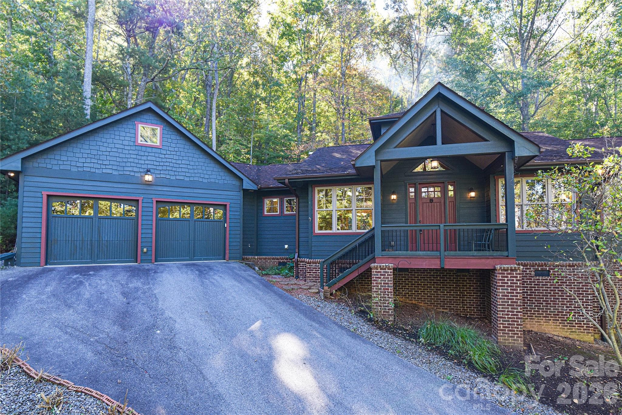 39 Oak Hollow Drive