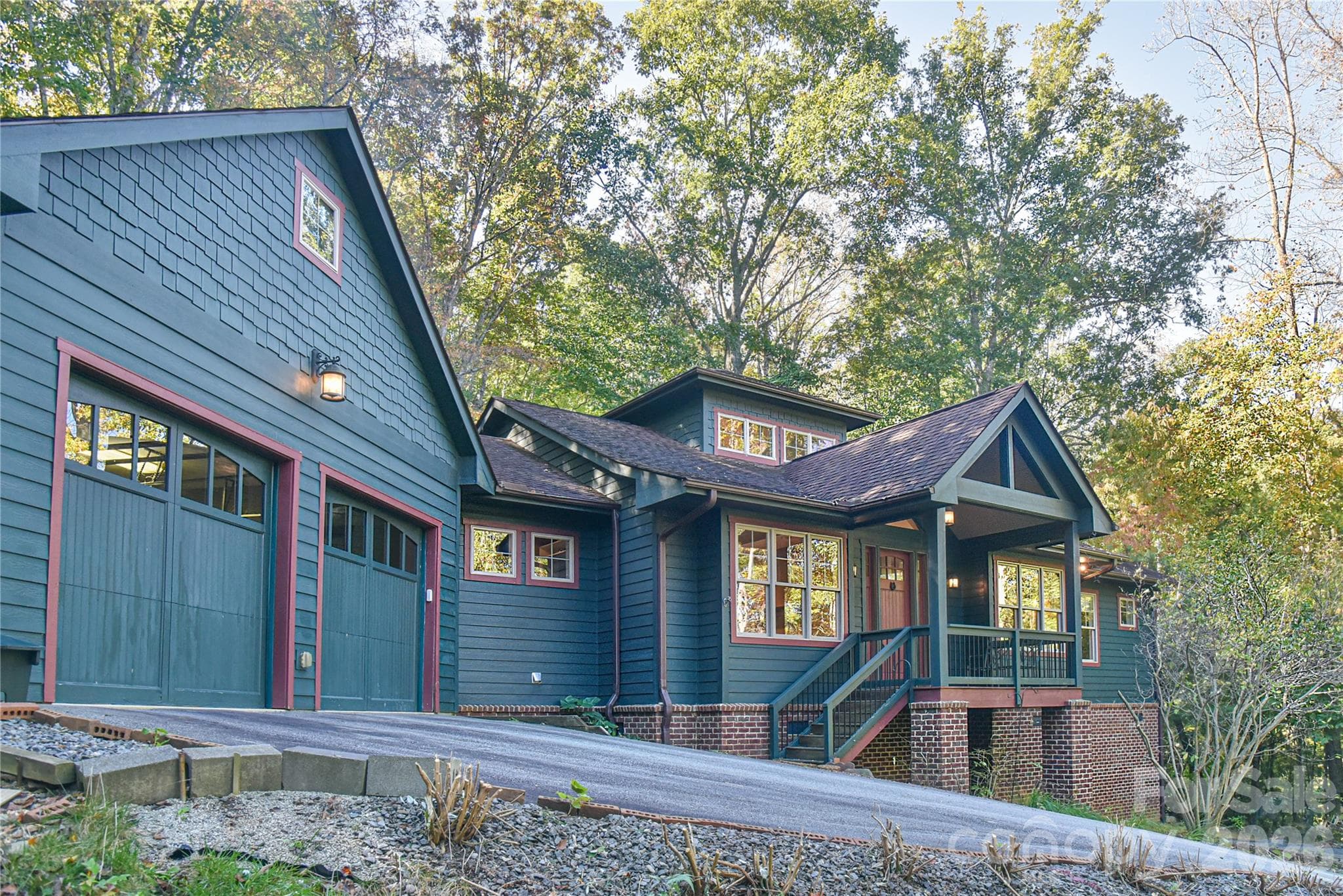 Welcome to 39 Oak Hollow Drive. - 39 Oak Hollow Drive, Asheville
