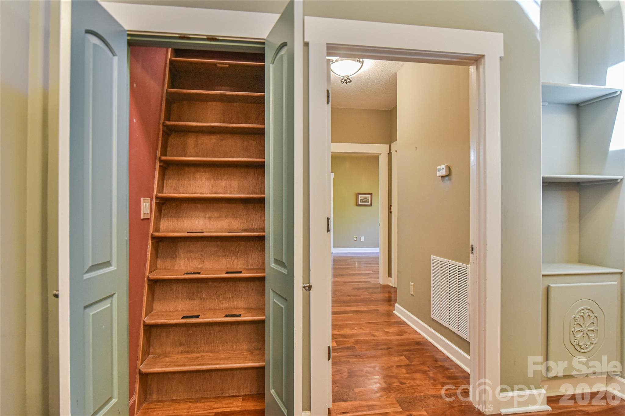 The Loft Ladder - 39 Oak Hollow Drive, Asheville
