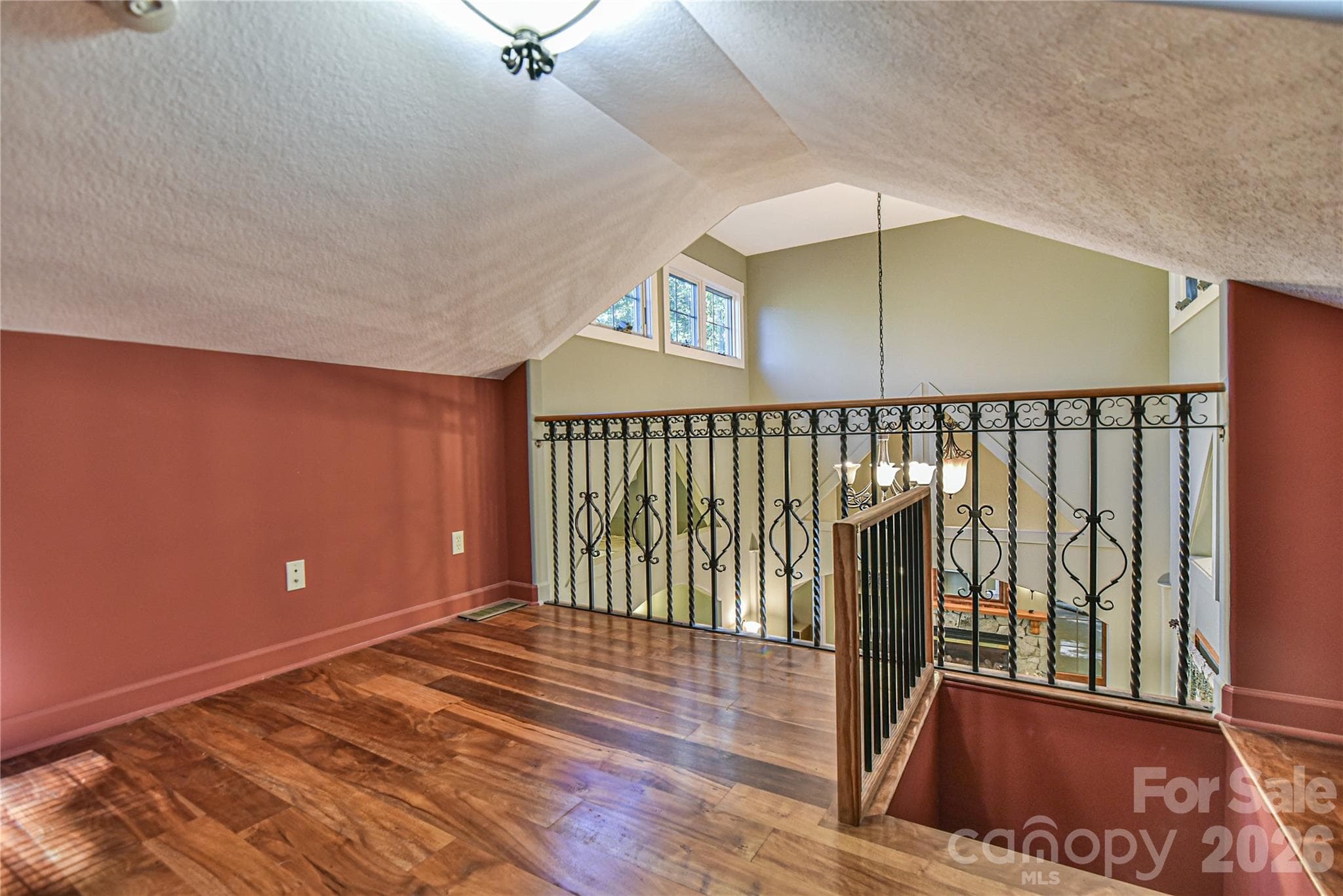 Sleep and play and let your imagination go. - 39 Oak Hollow Drive, Asheville