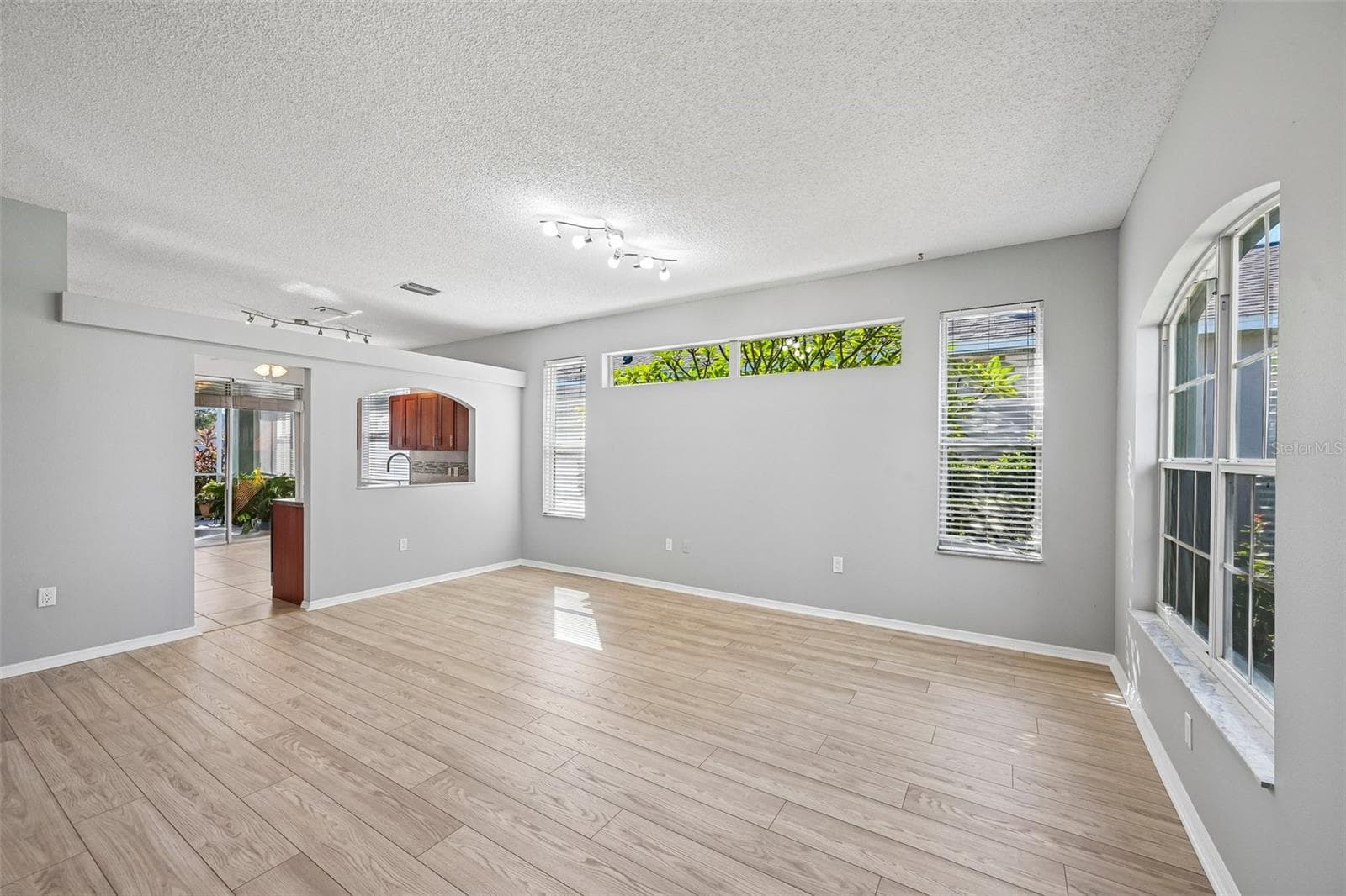 Single Family Residence at 817 TALLGRASS LN, BRADENTON, photo 5 of 43