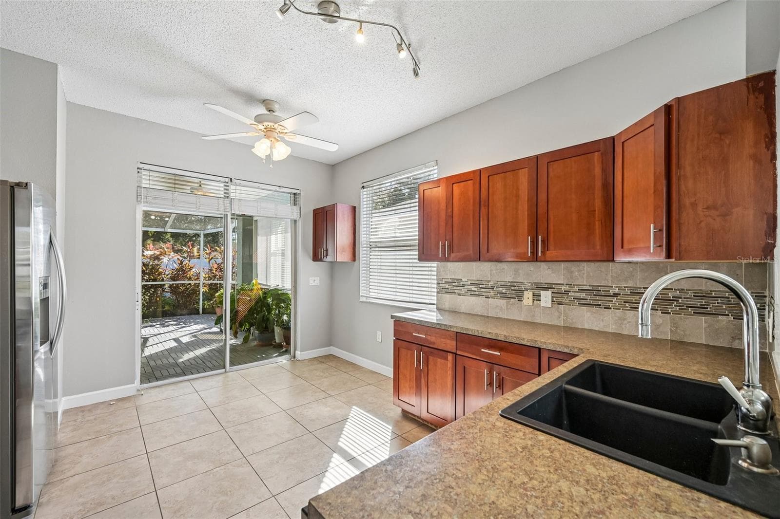 Single Family Residence at 817 TALLGRASS LN, BRADENTON, photo 8 of 43