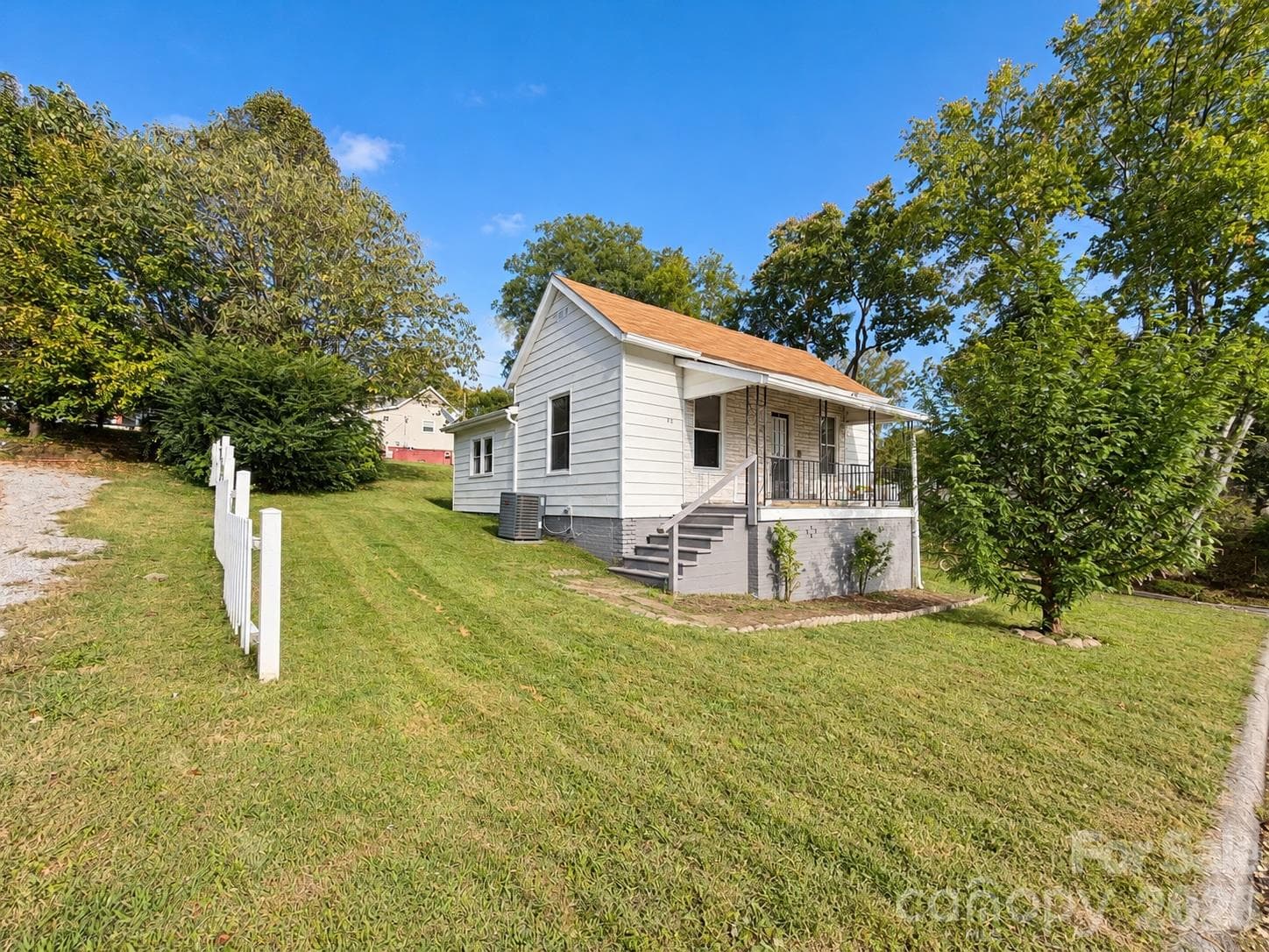 Single Family Residence at 166 7th Street, Marion, photo 3 of 19