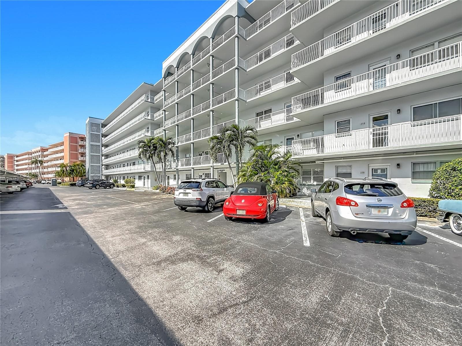 Condominium at 5925 SHORE BLVD S #611, GULFPORT, photo 2 of 31