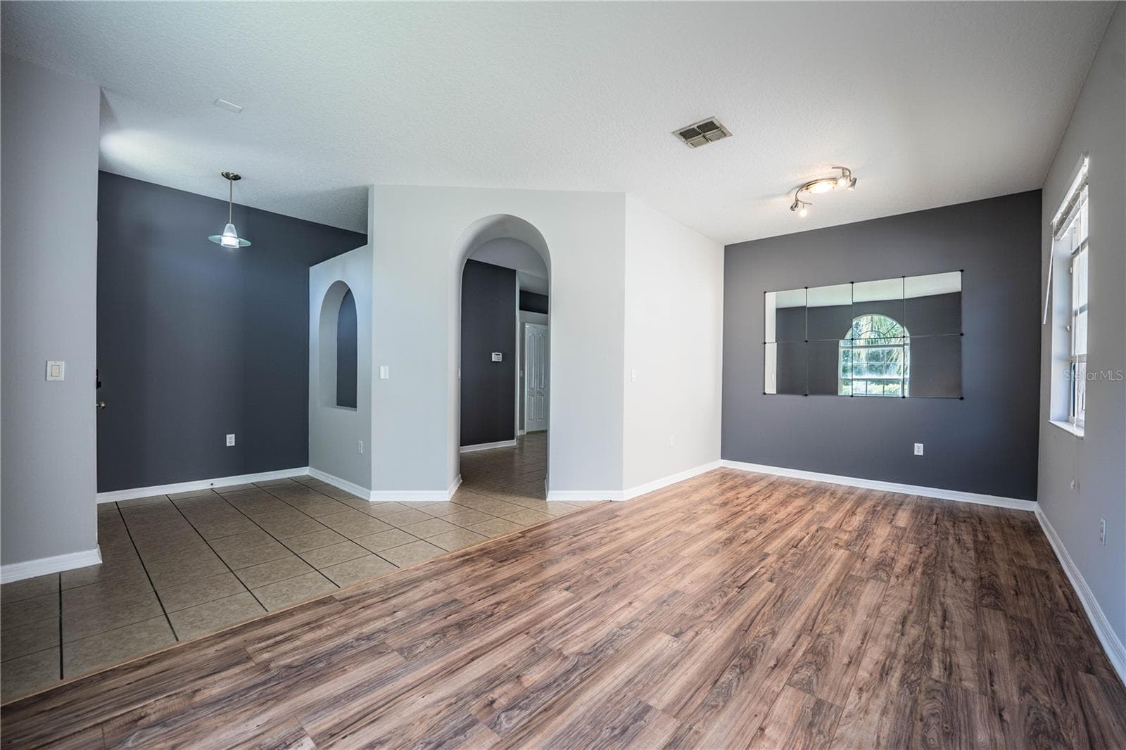 Single Family Residence at 9975 SHADOW CREEK DR, ORLANDO, photo 6 of 37