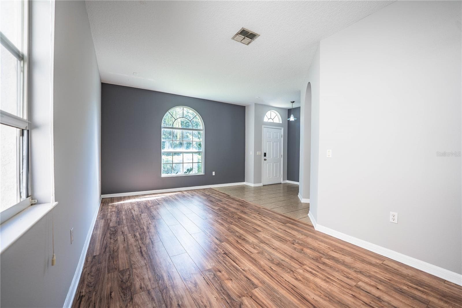 Single Family Residence at 9975 SHADOW CREEK DR, ORLANDO, photo 7 of 37