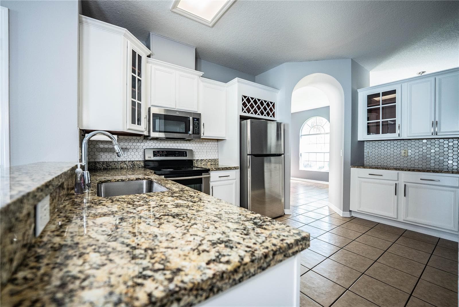 Single Family Residence at 9975 SHADOW CREEK DR, ORLANDO, photo 11 of 37