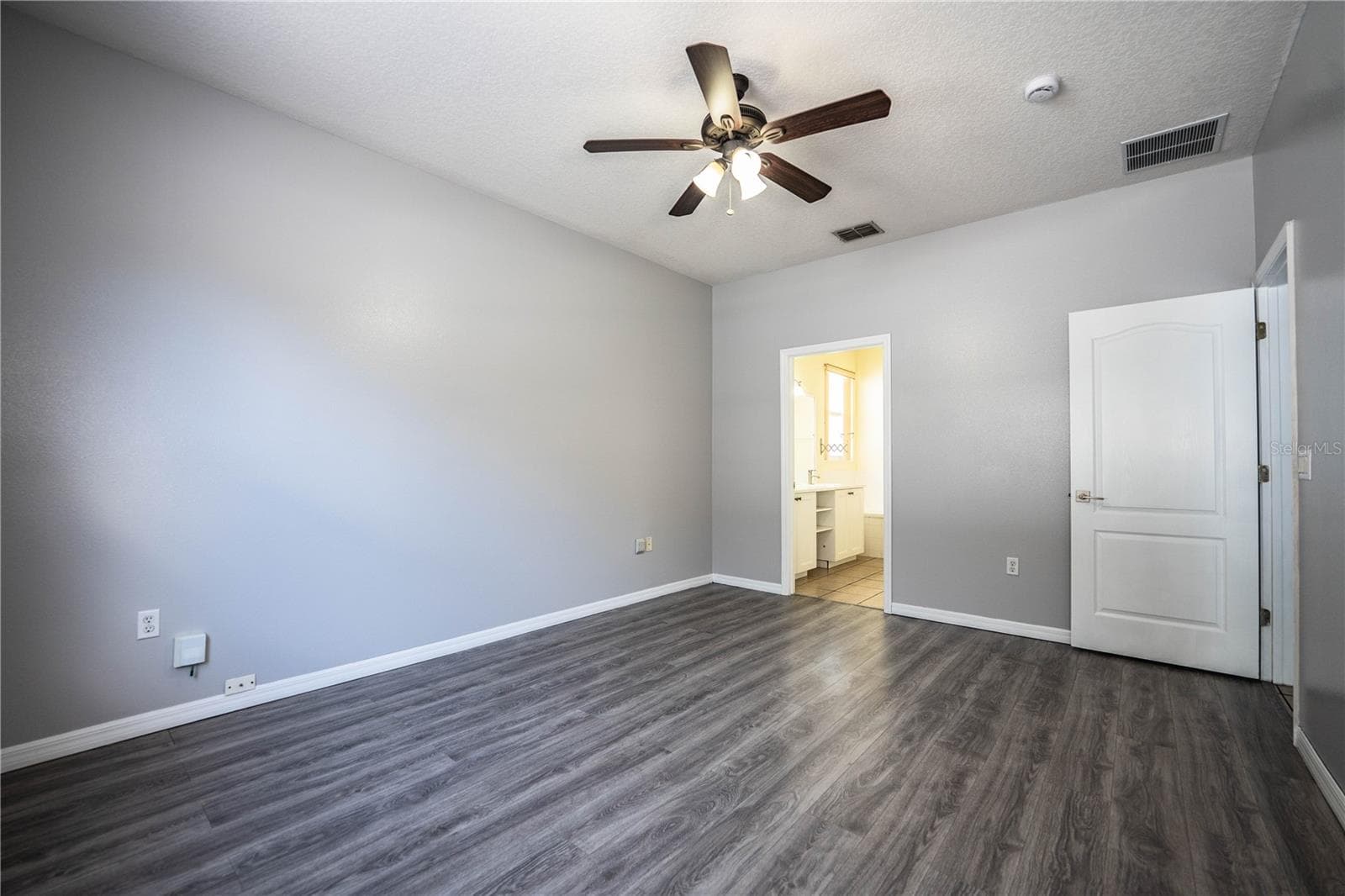 Single Family Residence at 9975 SHADOW CREEK DR, ORLANDO, photo 18 of 37