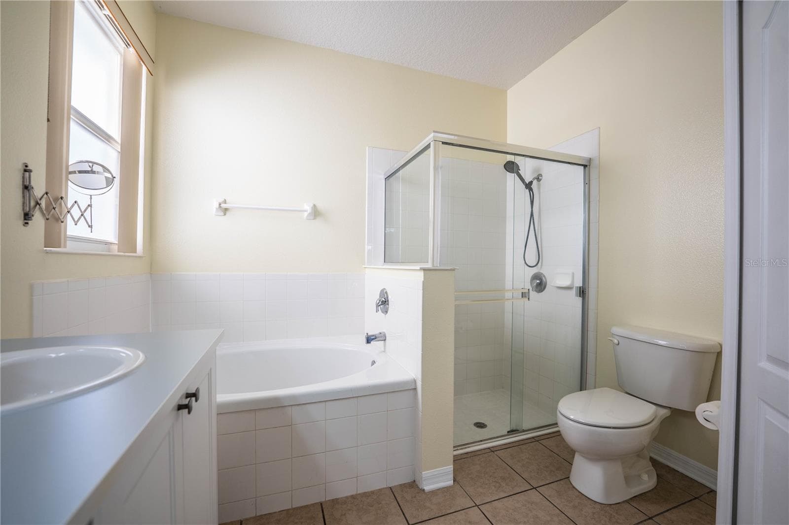 Single Family Residence at 9975 SHADOW CREEK DR, ORLANDO, photo 21 of 37